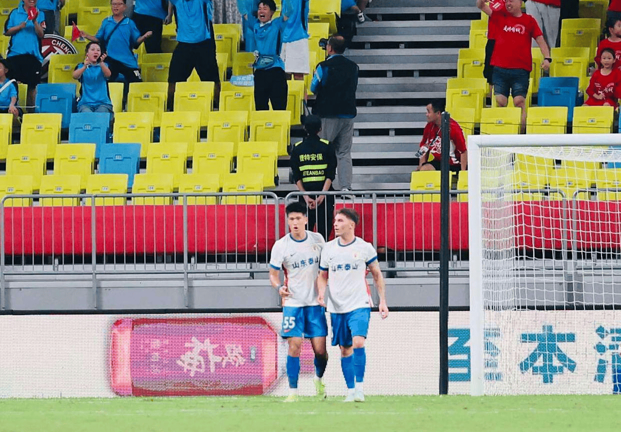 足总杯赛程吃紧，山东泰山今晨单刀错失，管理层满意，细节决定成败(澳足总杯积分榜最新排名)