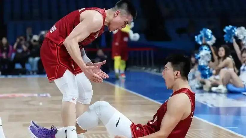 九游体育入口-纽约尼克斯训练开放日，转会期扳平良机引欢呼，CBA常规赛在即，身体对抗强度拉满的简单介绍