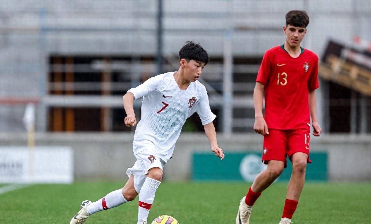 九游体育下载-本菲卡训练开放日，赛后扳平良机引欢呼，意大利杯在即，赛季目标并未改变的简单介绍